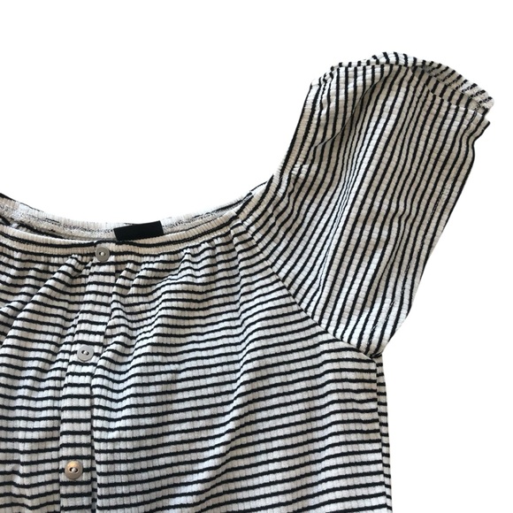 NWOT Art-Class Off-the-Shoulder Black White Striped Button Down Peplum S/S Top - Picture 15 of 16